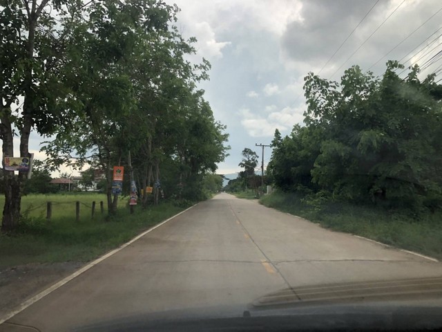 ดินดีสมบูรณ์บนถนนสายหลักเมืองบ้านตากแบ่งขาย.บ้านตาก ติดถนนดำ ทางหลวงชนบท คมนาคมสะดวกมาก 36 ไร่เศษ อ.บ้านตาก  จ.ตาก  ติด ทล.1107 โทร 0968821857