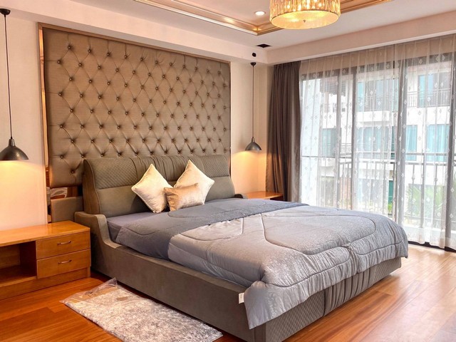 RENTบ้านหรู 2หลัง  พร้อมสระว่ายน้ำส่วนตัว Rama 9      12 bedrooms 18 toilets