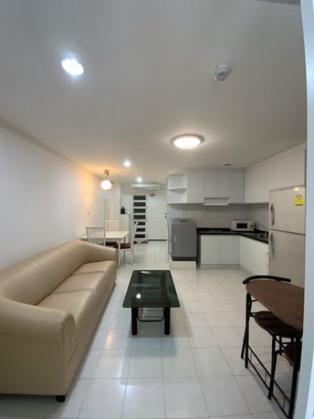 Supalai Place Sukhumvit 39 private livable 11th floor BTS Phrom Phong