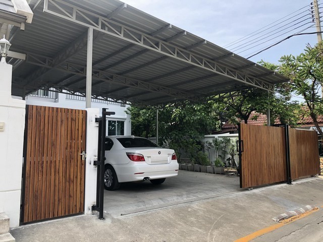 PO1947ให้เช่าบ้าน ใกล้ BTS วุฒากาศ 50 เมตร พร้อมเฟอร์นิเจอร์บางส่วน รีโนเวทใหม่ ตลาดพลู เขตธนบุรี กรุงเทพมหานคร ใกล้ ถนนราชพฤกษ์ จอมทอง