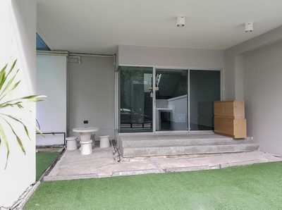 OFFICE FOR RENT   B square พระราม 9-เหม่งจ๋าย ว่างพร้อมอยู่  ซ. สหการประมูล