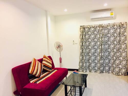 ขายทาวน์โฮม 2 ชั้น หัวหิน โครงการ Lavallee Town 1 ราคา 2.5 ล้าน ใกล้แหล่งชุมชน ตลาดนัด