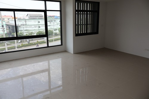 ขายทาวน์โฮม โครงการฟิฟธ์ อเวนิว ลาดกระบัง 4ชั้น เขตลาดกระบัง กรุงเทพ