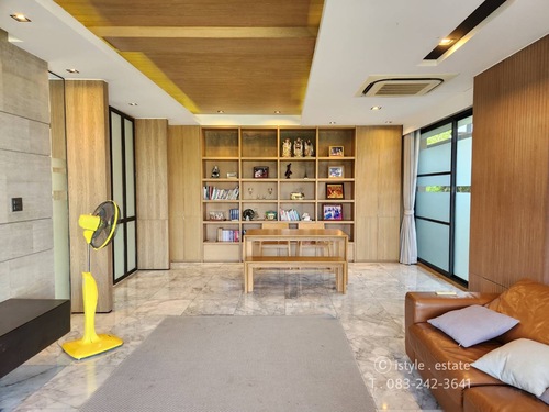 ขายด่วนราคาต่อรองได้ ‼️ บ้านเดี่ยวหรูหลังใหญ่ 𝐌𝐎𝐃𝐄𝐑𝐍 𝐋𝐔𝐗𝐔𝐑𝐘 บนพื้นที่กว่า 2,400 ตารางเมตร อ.กระทุ่มแบน พร้อมเรือนหลัง