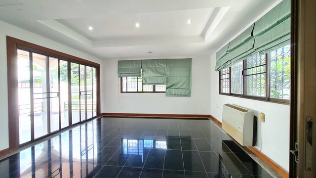 S2358 ให้เช่าบ้านเดี่ยว 2 ชั้น หมู่บ้านเสนานิเวศน์ 1 ซอยประเสริญมนูกิจ18 หลังมุม