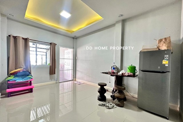ขายหมู่บ้านศรีประจักษ์7 ถนนเมน ไทรน้อย หน้าบ้านหันทางทิศตะวันออก (DD001315)