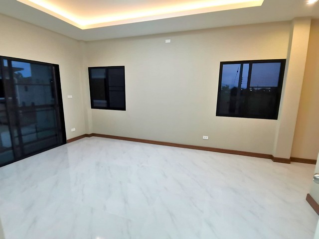 บ้านหลังใหญ่ พื้นที่กว้าง เหมาะกับครอบครัวขนาดกลาง ใกล้ตัวเมืองเชียงใหม่