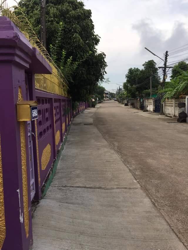 ขายที่ดิน 1ไร่ แถมฟรี บ้าน 2 หลัง 1 ร้านอาหาร เมืองทอง สนใจโทร 094 653 0915