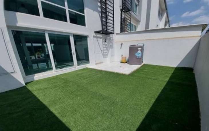 ขายทาวน์โฮม 3 ชั้นครึ่ง หลังมุม สเปซ ลาดพร้าว-เหม่งจ๋าย Space Townhome วังทองหลาง กทม.