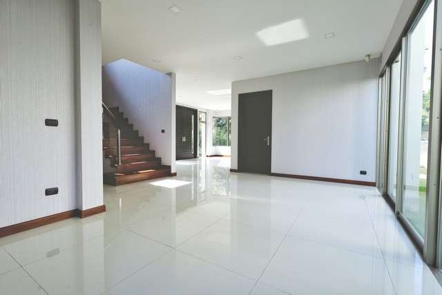 รหัส:  EA120259 ขาย บ้าน เพอร์เฟค มาสเตอร์พีช แจ้งวัฒนะ ขนาด = 0 RAI 1 Ngan 17 sq.wa 19500000 thb ใกล้กับ โรงเรียน SISB สะพานพระราม4 GOOD