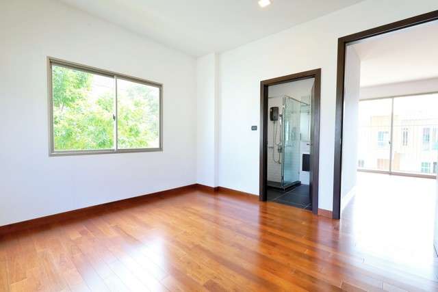 รหัส:  EA120259 ขาย บ้าน เพอร์เฟค มาสเตอร์พีช แจ้งวัฒนะ ขนาด = 0 RAI 1 Ngan 17 sq.wa 19500000 thb ใกล้กับ โรงเรียน SISB สะพานพระราม4 GOOD