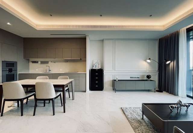Super Luxury Residential Condo for Rent at Sindhorn Tonson, near BTS Ratchadamri