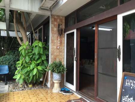 ที่ดินพร้อมบ้าน 1 หลัง เนื้อที่ 182 ตารางวา ตำบลบางกระสอ อำเภอเมืองนนทบุรี จ.นนทบุรี