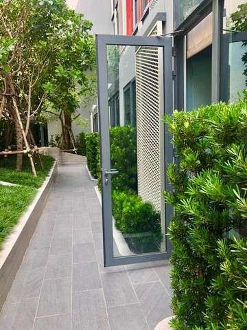 ให้เช่า Taka Haus เอกมัย12 คอนโดสไตล์รีสอร์ทกลางเอกมัย ขนาด 1 ห้องนอน 45ตร.ม เป็นห้อง Glass house Pool access ชั้น3