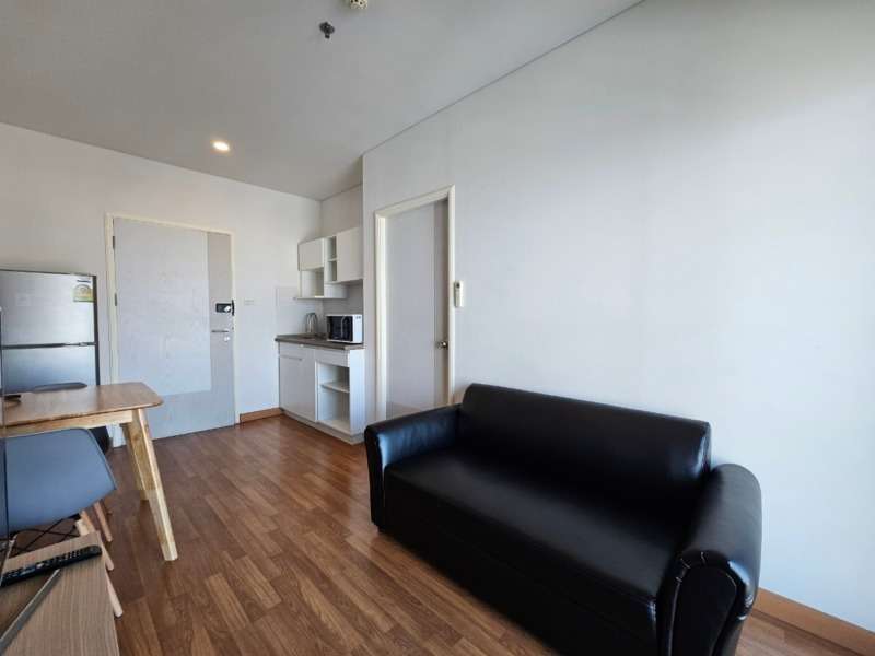 For Rent : ลุมพินี เพลส รัชดา-สาธุ  ค่าเช่า 10,000 บาท รูปแบบ 1 ห้องนอน พร้อมอยู่  สนใจรีบทักทันที