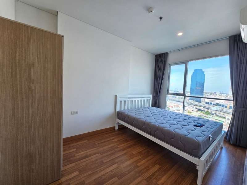 For Rent : ลุมพินี เพลส รัชดา-สาธุ  ค่าเช่า 10,000 บาท รูปแบบ 1 ห้องนอน พร้อมอยู่  สนใจรีบทักทันที