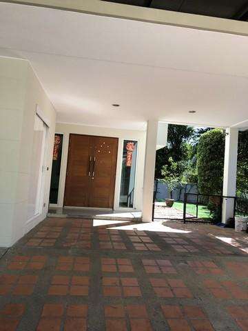 ให้เช่าบ้านเดี่ยว 2ชั้น หมู่บ้านวิลล่า อะคาเดีย ศรีนครินทร์ Villa Arcadia Srinakarin พื้นที่ใช้สอย 210 ตรม.5 ห้องนอน 4 ห้องน้ำ