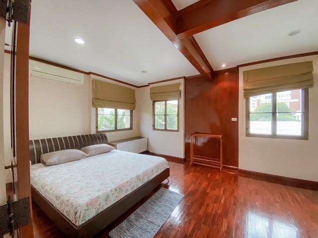 ให้เช่าบ้านเดี่ยว 4ชั้น รีโนเวทใหม่ ถนนสุขุมวิทซอย 4 เพลินจิต 4 ห้องนอน4 ห้องน้ำ พื้นที่ใช้สอย 450 ตารางเมตร พร้อม เฟอร์นิเจอร์ ใกล้ใกล้ BTS