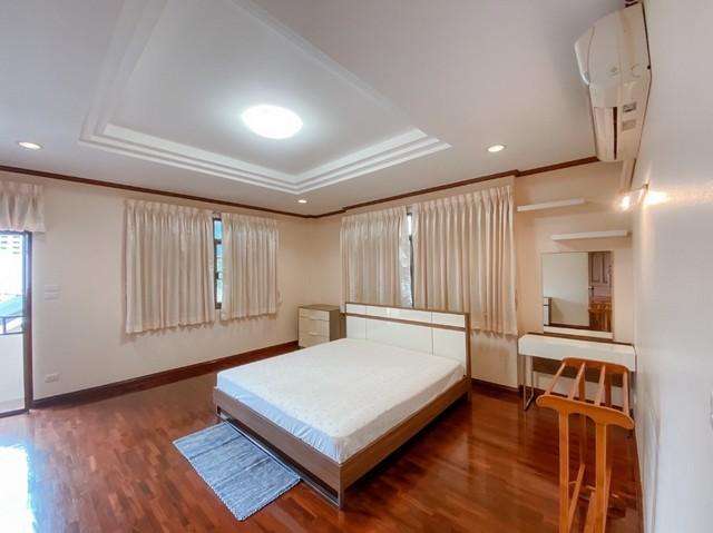 ให้เช่าบ้านเดี่ยว 4ชั้น รีโนเวทใหม่ ถนนสุขุมวิทซอย 4 เพลินจิต 4 ห้องนอน4 ห้องน้ำ พื้นที่ใช้สอย 450 ตารางเมตร พร้อม เฟอร์นิเจอร์ ใกล้ใกล้ BTS