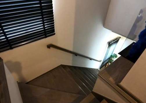 ให้เช่าบ้านเดี่ยว 2 ชั้น  มัณฑนา2 บางนา กม.7 ใกล์ เมกะบางนา  เนื้อที่ 62 ตรว