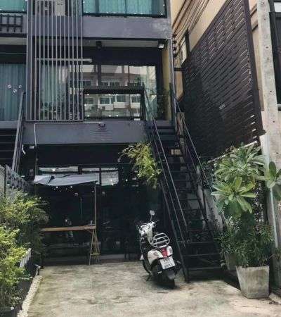 อาคารพาณิชย์ แปลงห้องหัวมุม ถ.ธานินทร์ ต.ช้างเผือก อ.เมือง ย่านเศรษฐกิจ เหมาะกับการลงทุนทำธุรกิจ