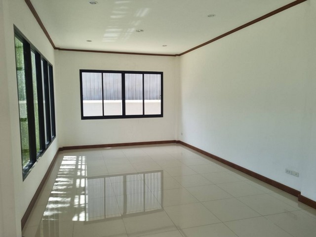 ขายโรงงาน 376 ตร.ว. สำนักงาน 2 ชั้น สภาพใหม่ ใกล้บิ๊กซีกระทุ่มแบน  อำเภอกระทุ่มแบน จังหวัดสมุทรสาคร
