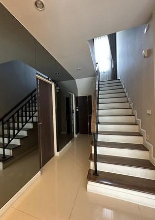 ขายบ้านเดี่ยว 2ชั้น ย่านพัมนาการ โครงการเศรษฐสิริ เนื้อที่ 81 ตรว. หลังมุม พร้อมสระว่ายน้ำ