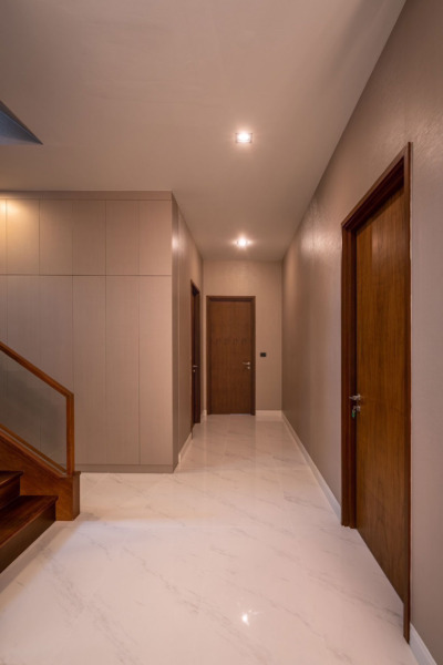 ขาย – บ้านมือสองตกแต่งใหม่ โครงการ Perfect Master Piece บ้านหลังมุม ติดถนนทางเข้าโครงการ