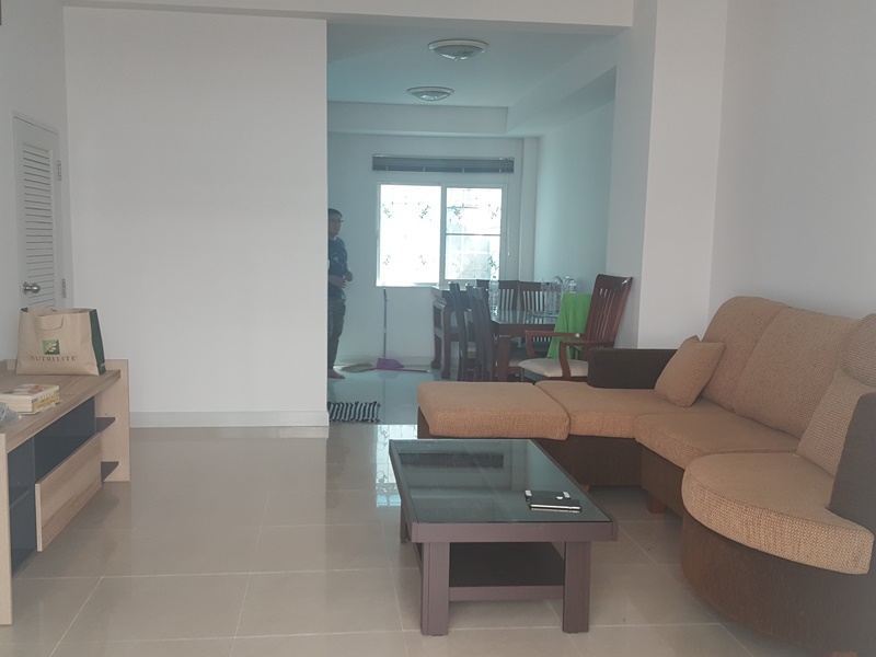 ขายถูกมากทาวน์โฮม 3 ชั้นครึ่ง ม.ยูโรโนวา ซ.ลาดกระบัง 24/1 ใกล้โรบินสัน