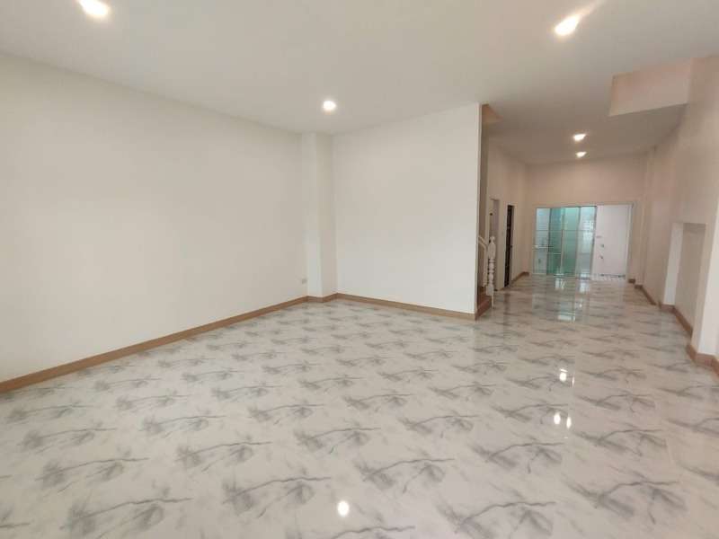 6603-027 ขาย ทาวน์โฮม ลาดพร้าว นิด้า เสรีไทย เดอะมอลบางกะปิ บ้านเสรีไทย 5 ห้องนอน