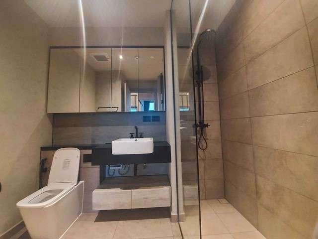 คอนโดให้เช่าใกล้MRTเพชรบุรี 2 ห้องนอน ห้องกว้างมาก วิวสวย ลมเย็นไม่ร้อน