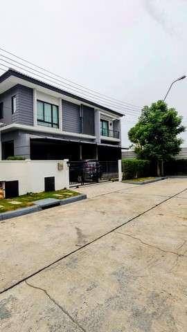 ขายบ้านเดี่ยวโครงการ : หมู่บ้านเซนโทร รามอินทรา-จตุโชติ กรุงเทพมหานคร