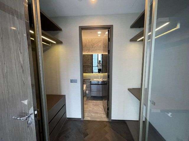 The Esse Sukhumvit 36 clean safe private 14th floor BTS Thonglor