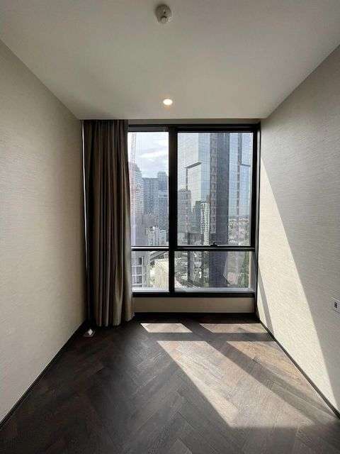 The Esse Sukhumvit 36 clean safe private 14th floor BTS Thonglor