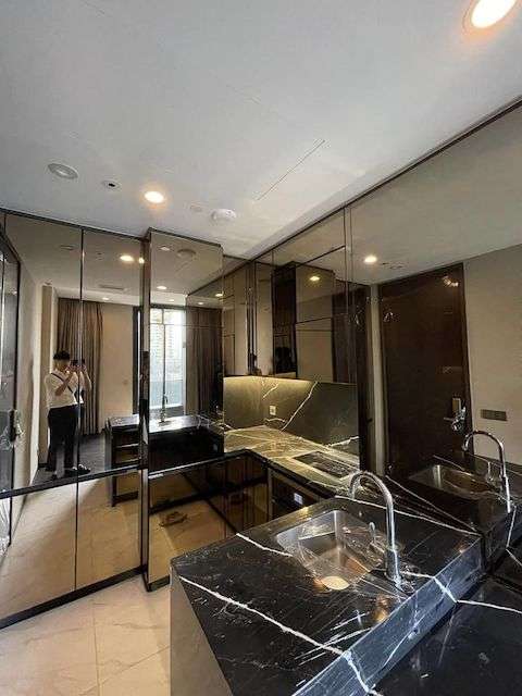 The Esse Sukhumvit 36 clean safe private 14th floor BTS Thonglor