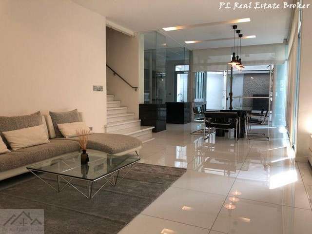 ให้เช่าทาวน์โฮม 3 ชั้น 4 ห้องนอน โครงการเดอะแลนด์มาร์ค เรสซิเดนซ์ ลาดพร้าว 32 ใกล้ MRT รัชดา ลาดพร้าว