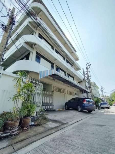 ขายโรงงานผลติยามีใบอณุญาตเนื้อที 360 ตร.ว.ย่านนนทบุรี งามวงศ์วาน แคราย พร้อมเครื่องจักรผลิตยา