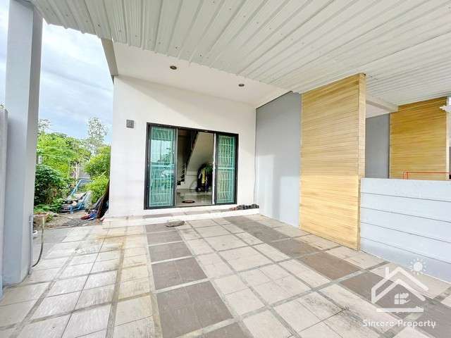 ขายทาวเฮ้าส์ 2ชั้น หลังริม บ้านแสนรัก2 ดอนหัวฬ่อ ใกล้อมตะนคร ลดให้ 4 แสน ขายปิดแบ้งค์