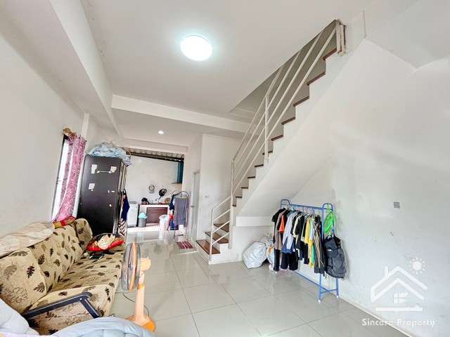 ขายทาวเฮ้าส์ 2ชั้น หลังริม บ้านแสนรัก2 ดอนหัวฬ่อ ใกล้อมตะนคร ลดให้ 4 แสน ขายปิดแบ้งค์