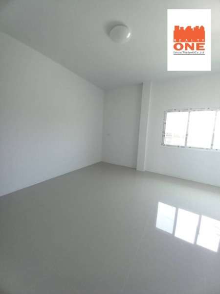 ขายบ้านเดี่ยว บ้านใหม่ หมู่บ้านกรรณสูต ริเวอร์วิลล์ ติดแม่น้ำท่าจีน สวนสาธารณะส่วนกลางพื้นที่เกือบ 10 ไร่ อ.นครชัยศรี จ.นครปฐม