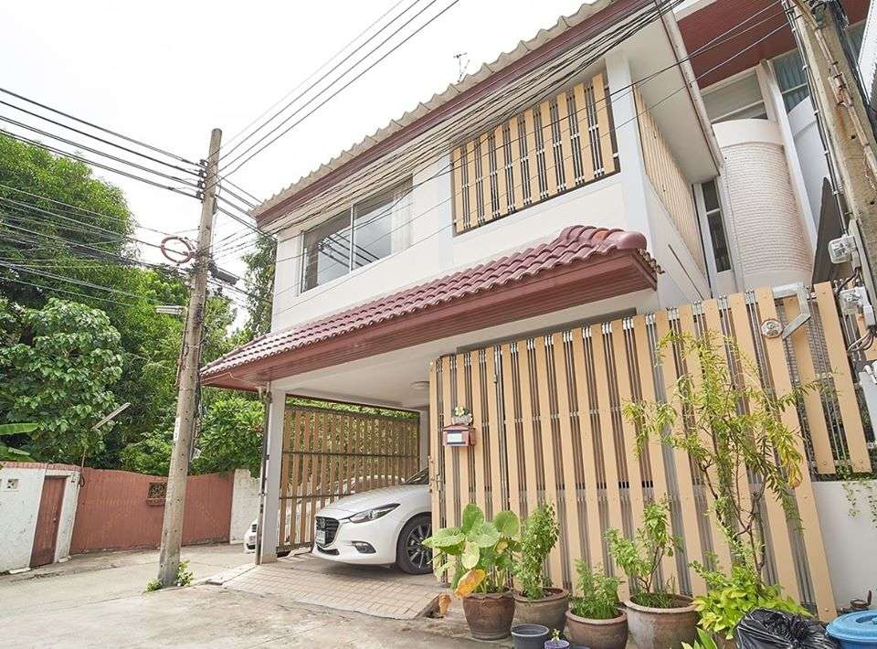 ให้เช่าทาวน์โฮมหลังมุม 3ชั้น ย่านพระราม3 ช่องนนทรี ยานนาวา แยกรัชดา – นราธิวาส หมู่บ้านศรีนคร