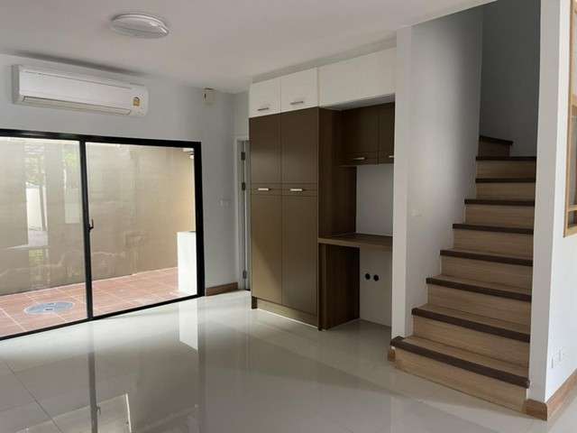 รหัสC5704 ให้เช่าทาวน์เฮ้าส์ 2ชั้น หมู่บ้านเออร์บาโน  Urbano ถนนรามคำแหง ซอยรามคำแหง94