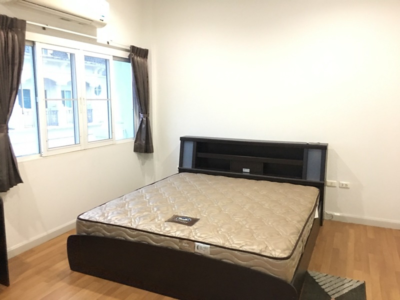 ขายถูกมากทาวน์โฮม 3 ชั้นครึ่ง ม.ยูโรโนวา ซ.ลาดกระบัง 24/1 ใกล้โรบินสัน