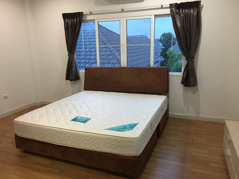 ขายถูกมากทาวน์โฮม 3 ชั้นครึ่ง ม.ยูโรโนวา ซ.ลาดกระบัง 24/1 ใกล้โรบินสัน