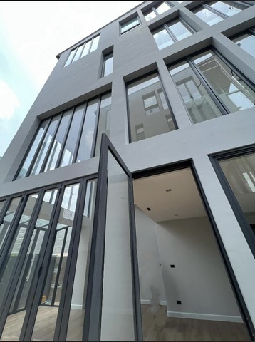 บ้าน Alive Ekamai 0 RAI 0 NGAN 35 ตรว. 3 BEDROOM ใกล้ รพ.ลาดพร้าว เซ็นทรัลอีสวิลล์ สวย บ้านสร้างใหม่