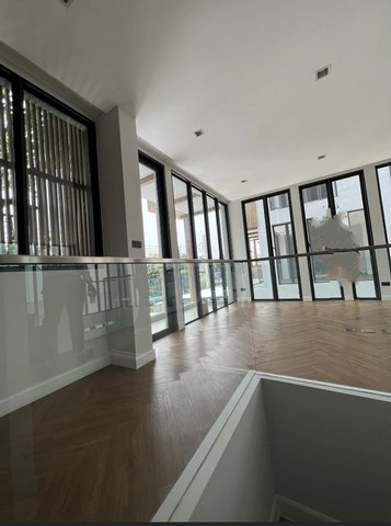 บ้าน Alive Ekamai 0 RAI 0 NGAN 35 ตรว. 3 BEDROOM ใกล้ รพ.ลาดพร้าว เซ็นทรัลอีสวิลล์ สวย บ้านสร้างใหม่