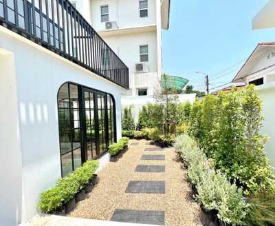 WW73 ขาย บ้านเดี่ยว 2 ชั้น ลาดพร้าว-สุทธิสาร รีโนเวทใหม่ทั้งหลัง สวยพร้อมอยู่ เพียง 5 นาทีถึง MRT