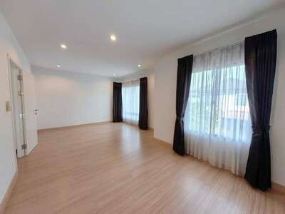 WW77  ขาย หมู่บ้านดีไลท์ บางนา-ศรีนครินทร์ ถนนศรีนครินทร์  ซอยอัมพร