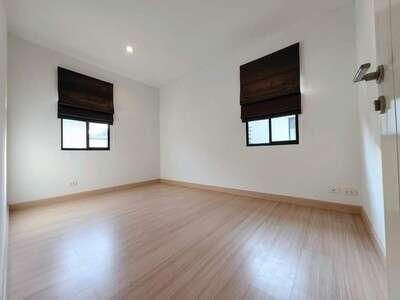 WW77  ขาย หมู่บ้านดีไลท์ บางนา-ศรีนครินทร์ ถนนศรีนครินทร์  ซอยอัมพร