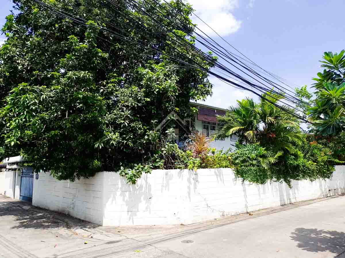 บ้านเดี่ยว 2 ชั้น ซอยจรัญสนิทวงศ์ 75 หลังมุม ใกล้ MRT บางบำหรุ